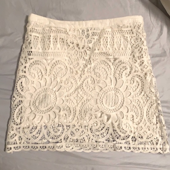 ⭐️Discounted shipping⭐️ A-line laced mini skirt - Picture 1 of 3